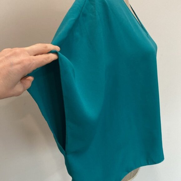 Aritzia Green V-Neck Blouse with Kimono Sleeves - Picture 4 of 12